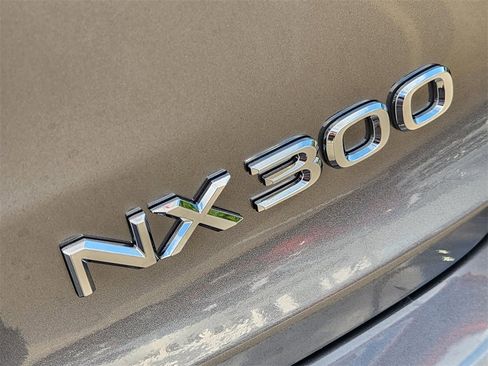 Used 2018 Lexus NX 300 FWD image 12