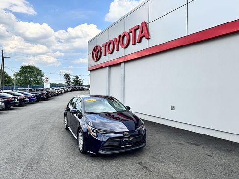 Certified 2023 Toyota Corolla LE w/ Carpet Mat Package (TMS) FWD image 1