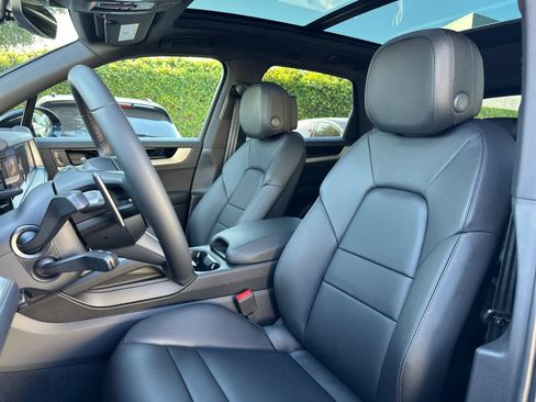 New 2026 Porsche Cayenne image 5
