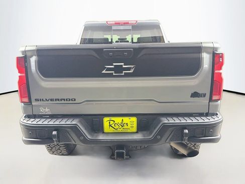 Used 2024 Chevrolet Silverado 2500 ZR2 w/ ZR2 Bison Edition AWD/4WD image 7