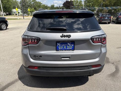 Used 2019 Jeep Compass Latitude AWD/4WD image 6