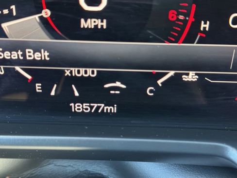 Used 2024 GMC Acadia Denali AWD/4WD image 18