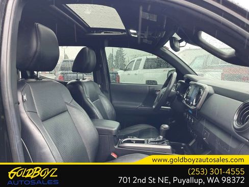 Used 2021 Toyota Tacoma TRD Off-Road w/ TRD Premium Off Road Package image 17