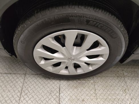 Used 2018 Nissan Rogue S image 31