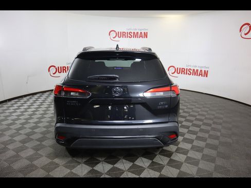 Used 2024 Toyota Corolla Cross AWD Hybrid w/ Convenience Package image 9