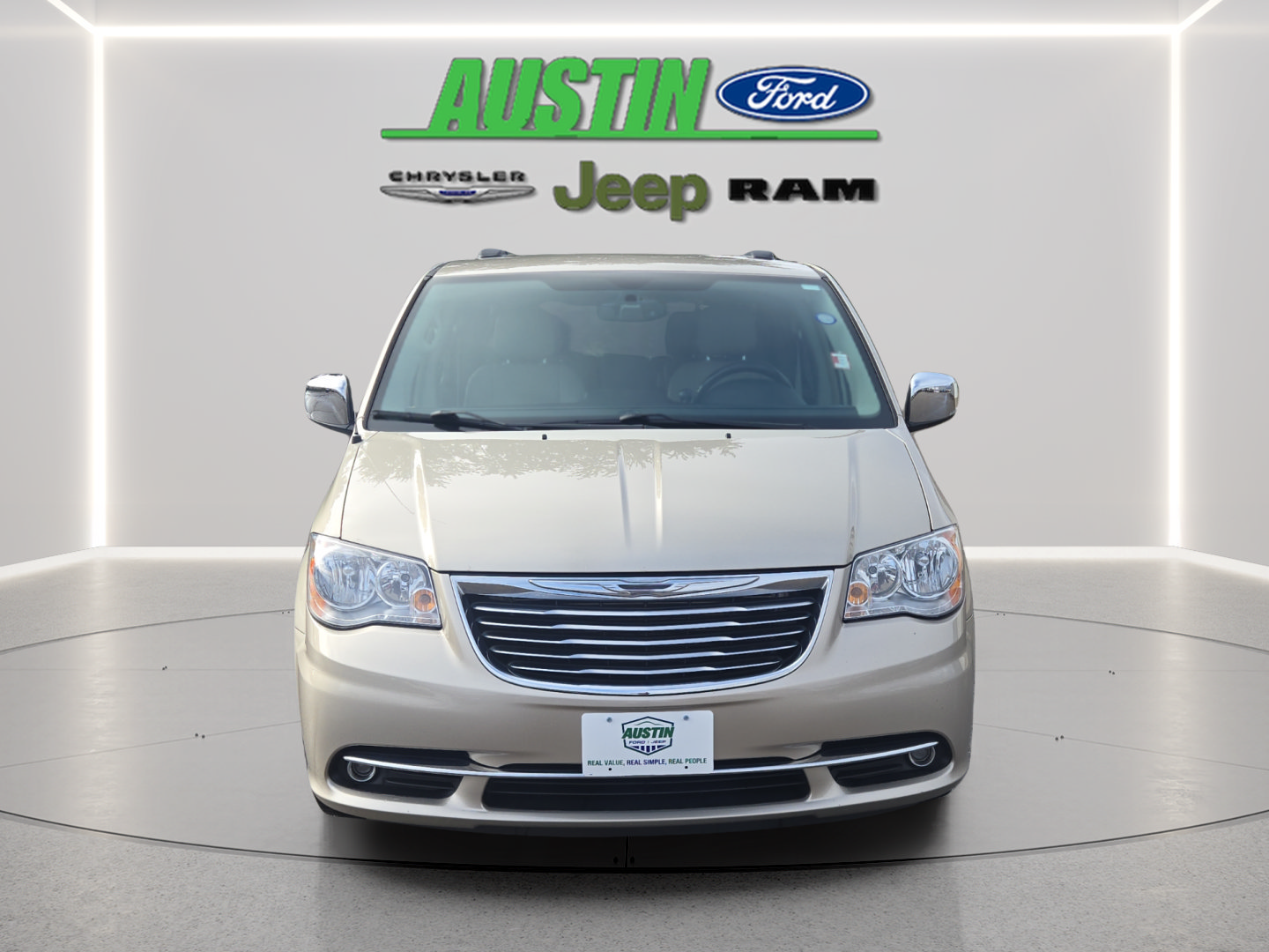 Used 2012 Chrysler Town & Country Touring-L w/ Entertainment Group #2 FWD image 8