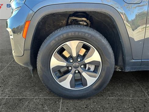Used 2024 Jeep Grand Cherokee Limited 4xe image 14