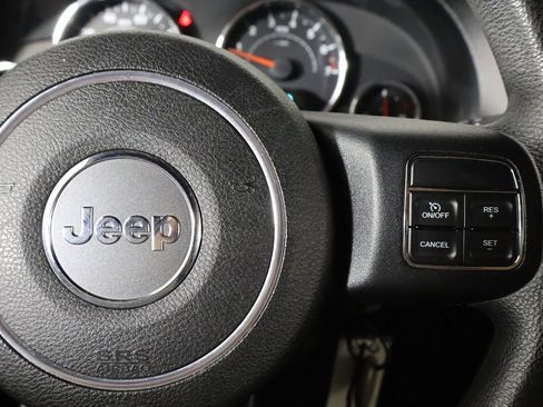Used 2013 Jeep Wrangler Sport AWD/4WD image 10