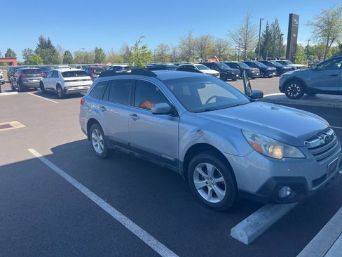 Used 2014 Subaru Outback 2.5i Premium AWD/4WD image 2