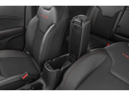Used 2020 Jeep Compass Trailhawk AWD/4WD image 12