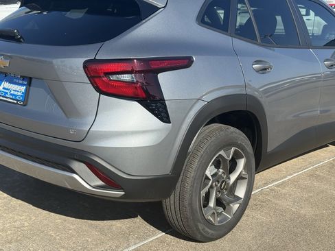 New 2026 Chevrolet Trax LT w/ Sunroof Package image 11