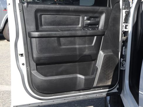 Used 2018 RAM 2500 Tradesman w/ Chrome Appearance Group RWD image 20