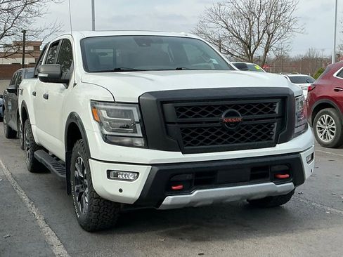 Used 2021 Nissan Titan PRO-4X w/ Pro-4x Convenience Package image 2