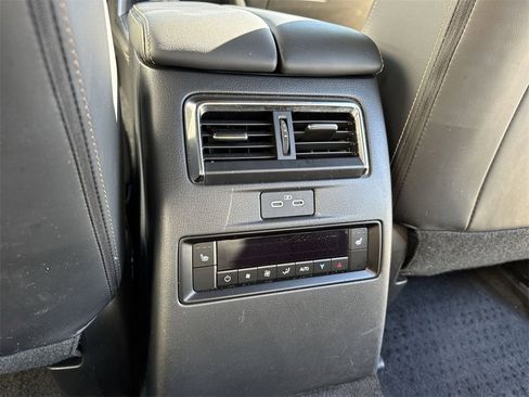 Used 2025 MAZDA CX-70 3.3 Turbo S w/ Premium Package image 38