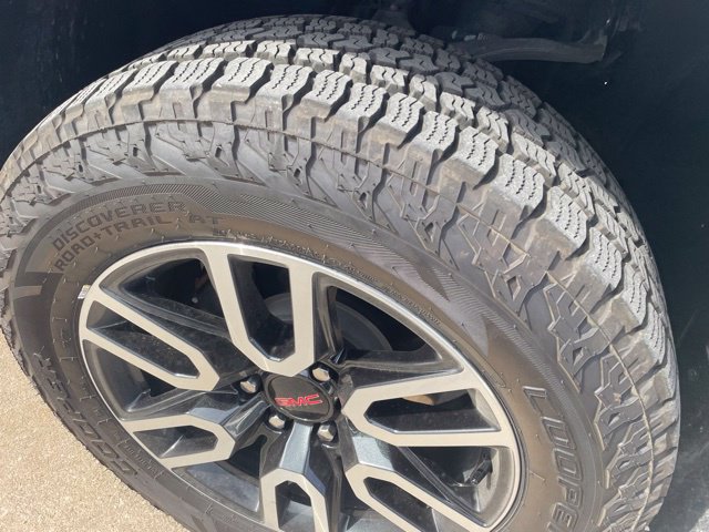 Used 2024 GMC Sierra 1500 AT4 w/ Technology Package AWD/4WD image 8