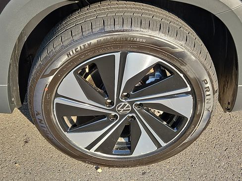 Used 2024 Volkswagen Taos SE image 8