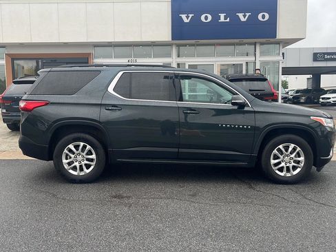 Used 2020 Chevrolet Traverse LT w/ LPO, 'HIT The Road' Package AWD/4WD image 3
