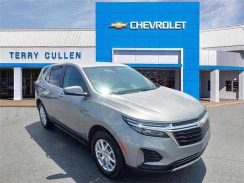 Used 2024 Chevrolet Equinox LT w/ LPO, Floor Liner Package image 1