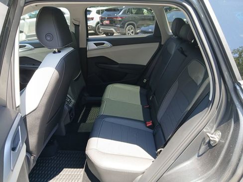 New 2025 Volkswagen Taos SE image 24