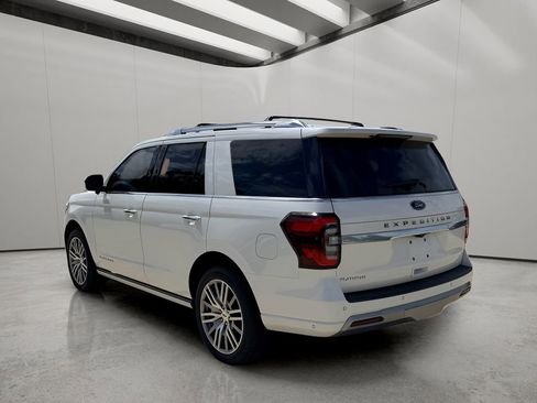 Used 2022 Ford Expedition Platinum AWD/4WD image 3