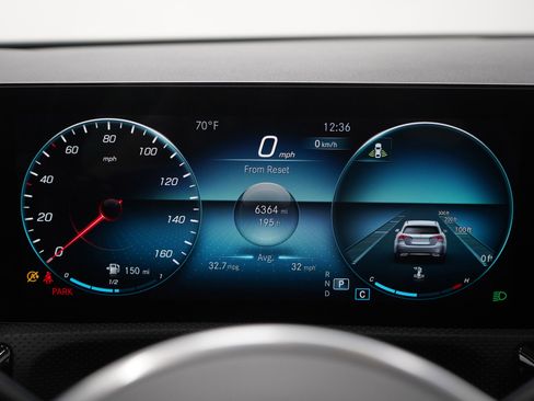 Used 2021 Mercedes-Benz CLA 250 4MATIC image 28