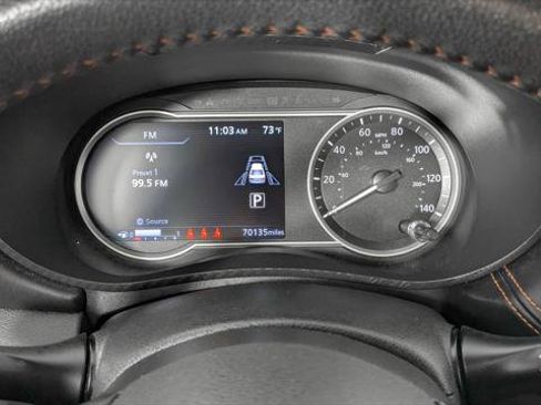 Used 2022 Nissan Versa SR FWD image 27
