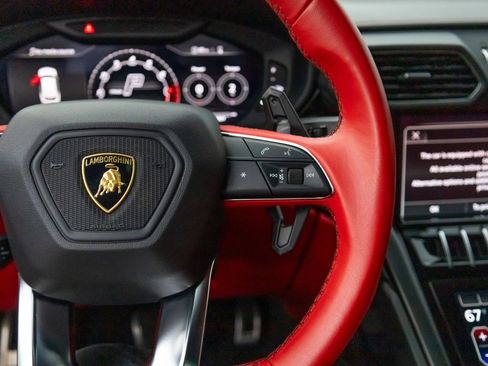 Used 2022 Lamborghini Urus image 42