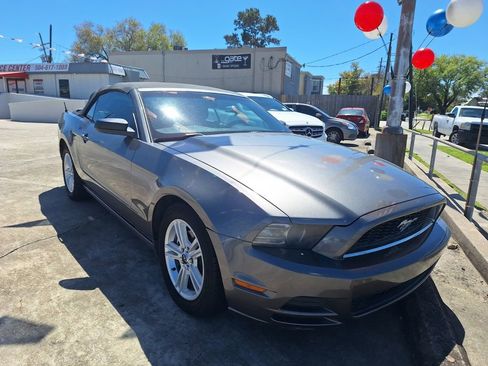 Used 2013 Ford Mustang Convertible image 6