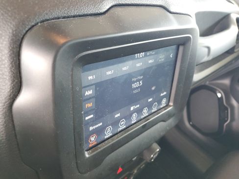 Certified 2020 Jeep Renegade Altitude AWD/4WD image 26