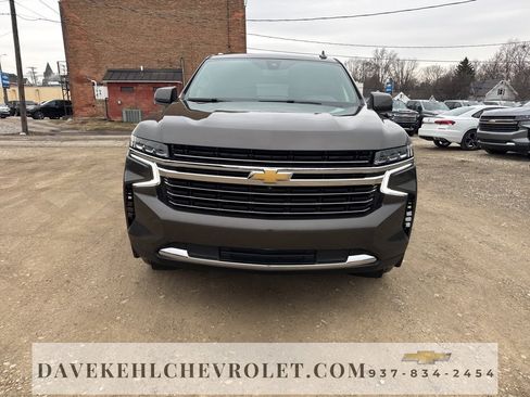 Used 2021 Chevrolet Suburban LT w/ Luxury Package image 8