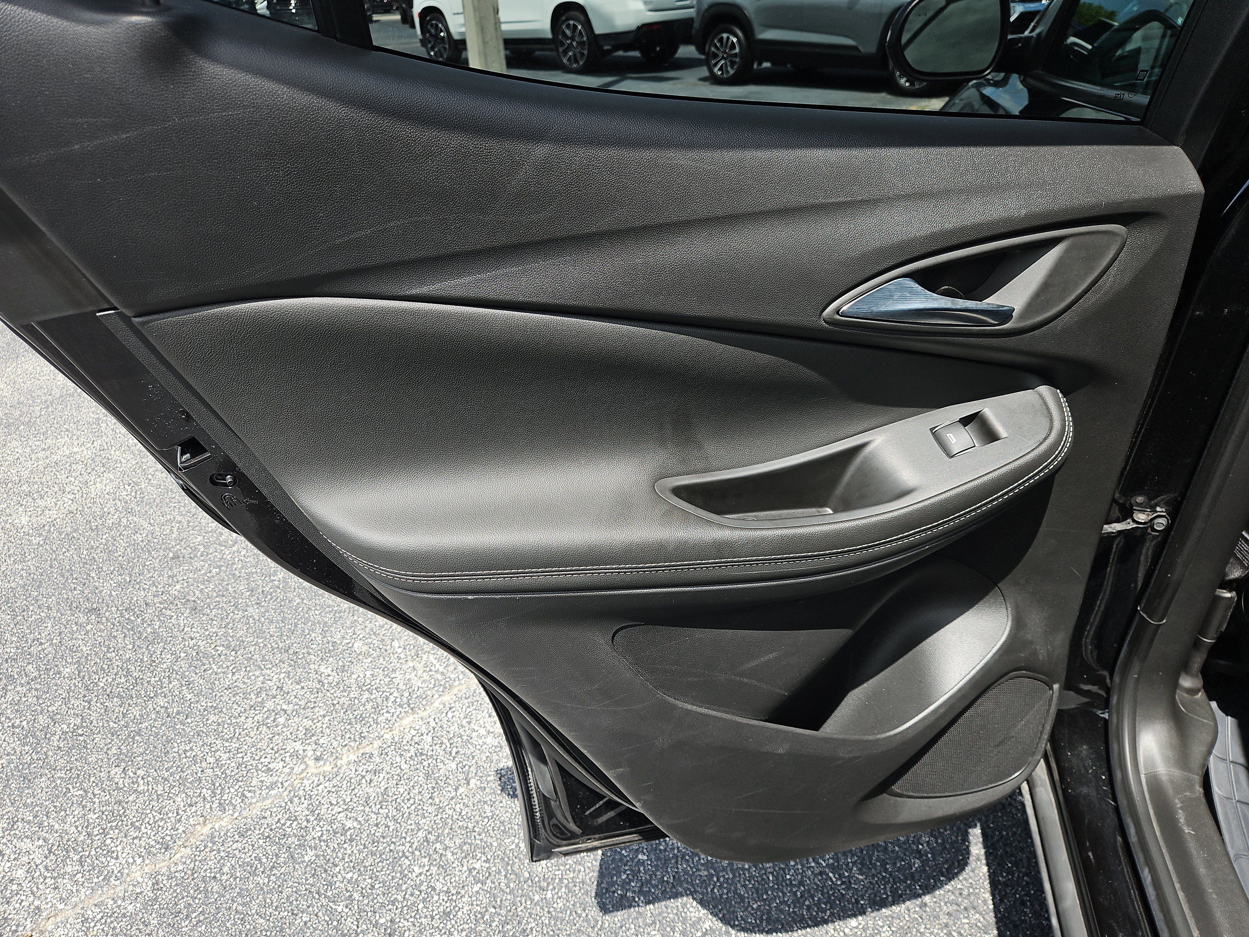 Certified 2024 Buick Encore GX Preferred FWD image 12