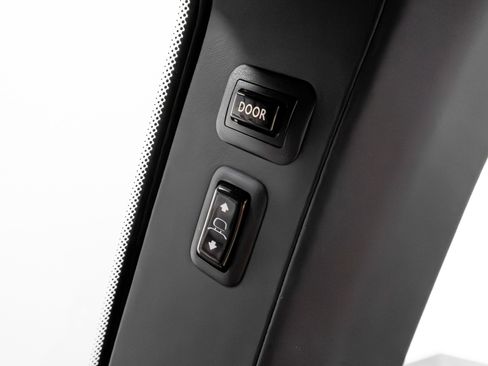 Used 2021 Rolls-Royce Cullinan Black Badge image 43