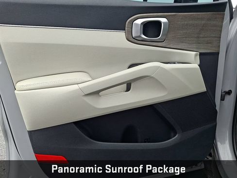 Used 2022 Kia Sorento S w/ Panoramic Sunroof Package AWD/4WD image 16