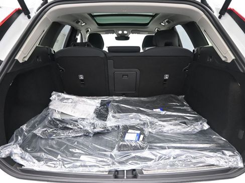 New 2026 Volvo XC60 B5 Plus w/ Climate Package image 24