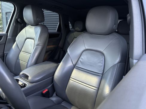 Certified 2019 Porsche Cayenne image 11