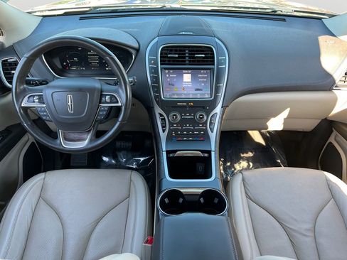 Used 2020 Lincoln Nautilus Reserve image 11