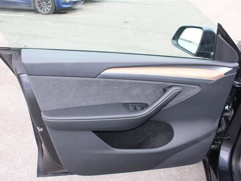 Used 2024 Tesla Model Y Long Range image 12