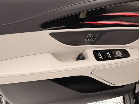 New 2026 Lincoln Nautilus Premier AWD/4WD image 15