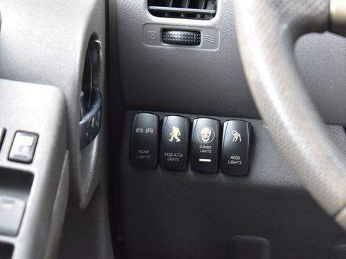 Used 2010 Nissan Xterra X AWD/4WD image 20