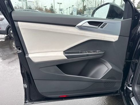 New 2026 Volkswagen Taos SE AWD/4WD image 17