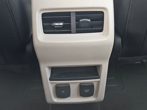 Used 2020 Ford Edge Titanium image 27