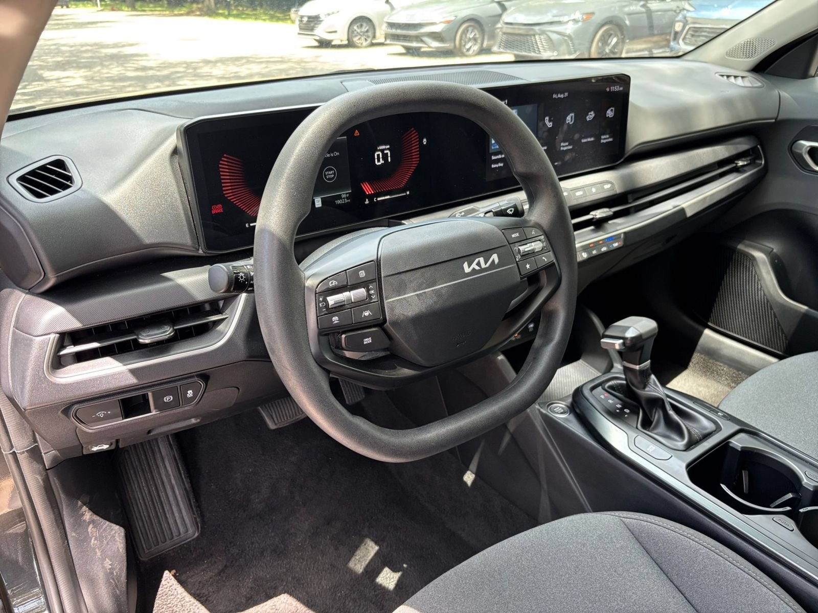 Used 2025 Kia K4 FWD image 32