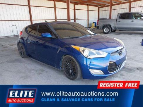 Used 2017 Hyundai Veloster Value Edition FWD image 2