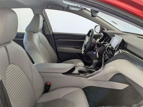 Used 2023 Toyota Camry SE FWD image 23