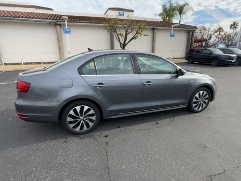 Used 2013 Volkswagen Jetta SEL Premium image 9