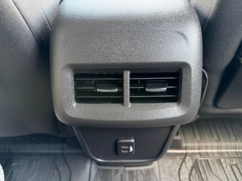 Used 2023 GMC Terrain SLE w/ Driver Convenience Package AWD/4WD image 34