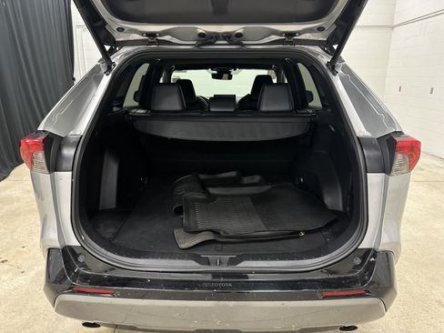 Used 2021 Toyota RAV4 XSE AWD/4WD image 32