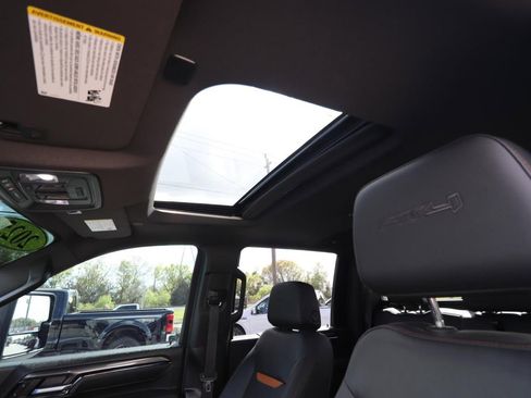 Used 2025 GMC Sierra 2500 AT4 w/ AT4 Premium Plus Package image 4