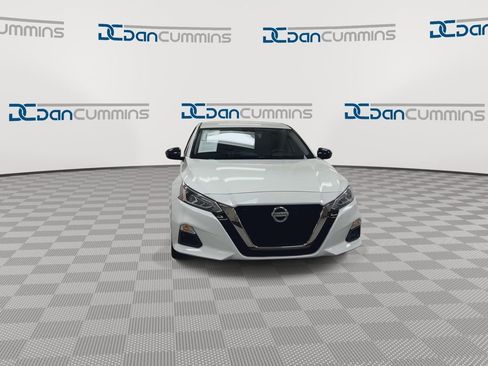 Used 2022 Nissan Altima 2.5 SR FWD image 3