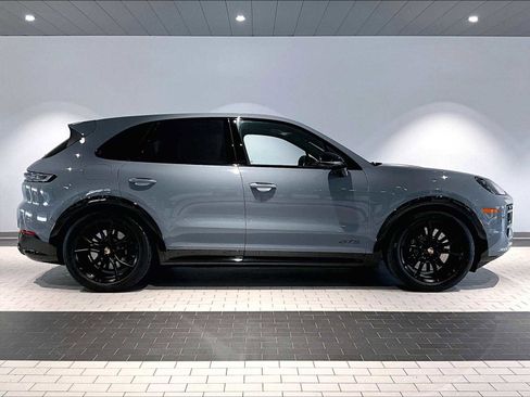 Used 2025 Porsche Cayenne GTS image 11